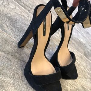 Forev 21 Heel Pumps